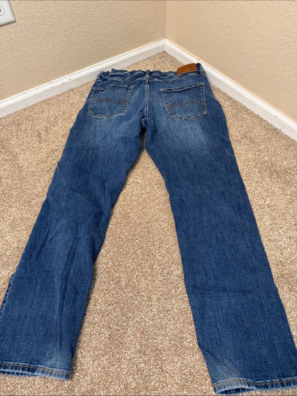 LUCKY BRAND Classic men's Blue Straight-Leg Jeans SZ 34"X32" - Picture 9 of 9